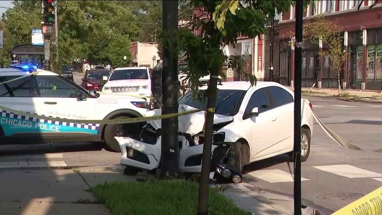 Chicago crash: Multiple people taken by ambulance after car hits pole