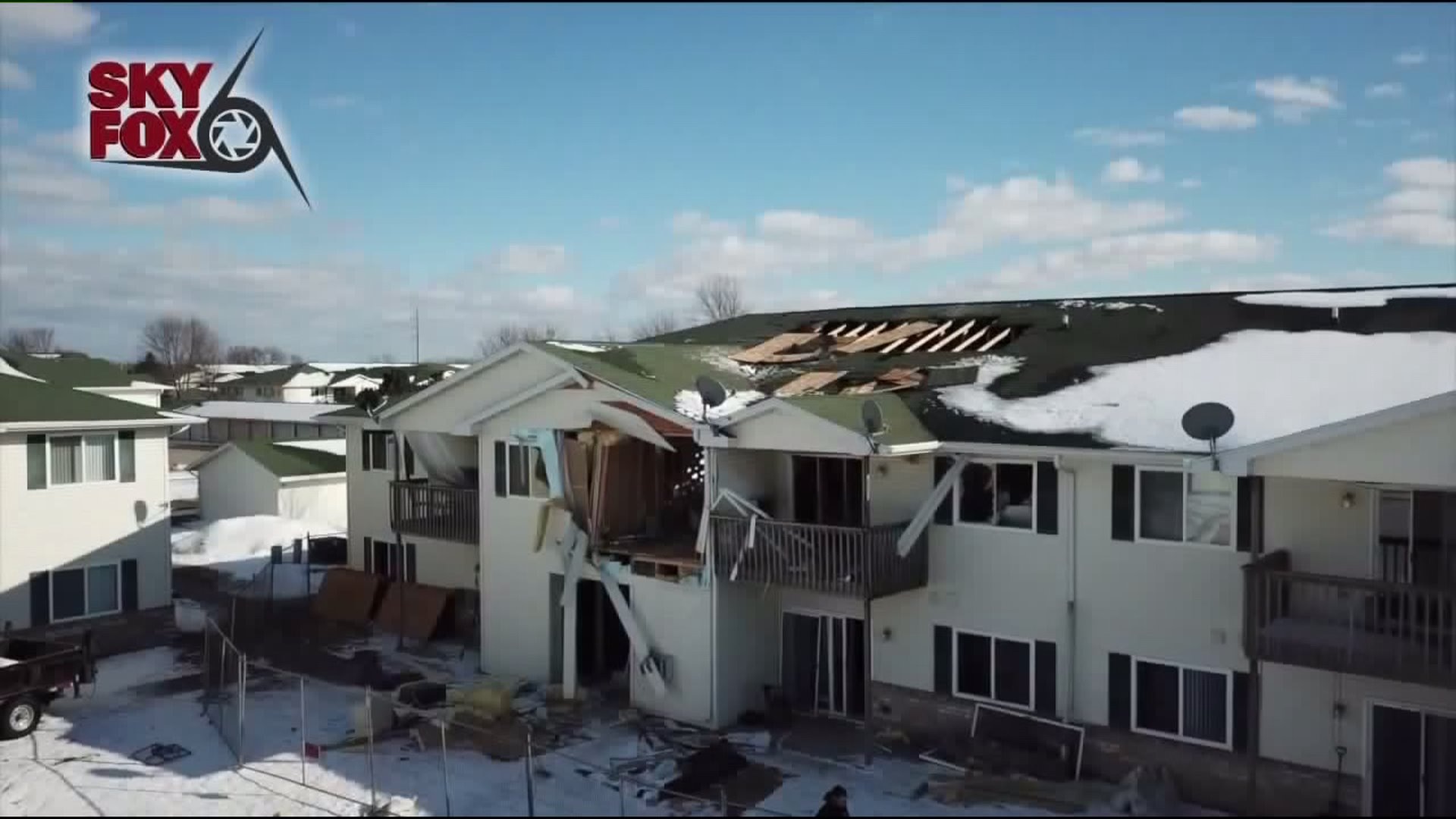 Beaver Dam residents remove belongings