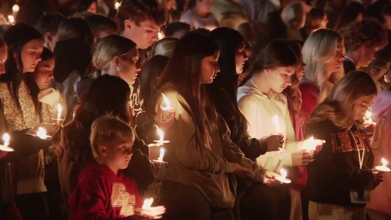 Brentwood community holds large candlelight vigil for 2 Liberty High students killed in crash