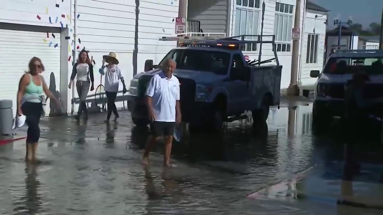 Costal flooding in Newport Beach 