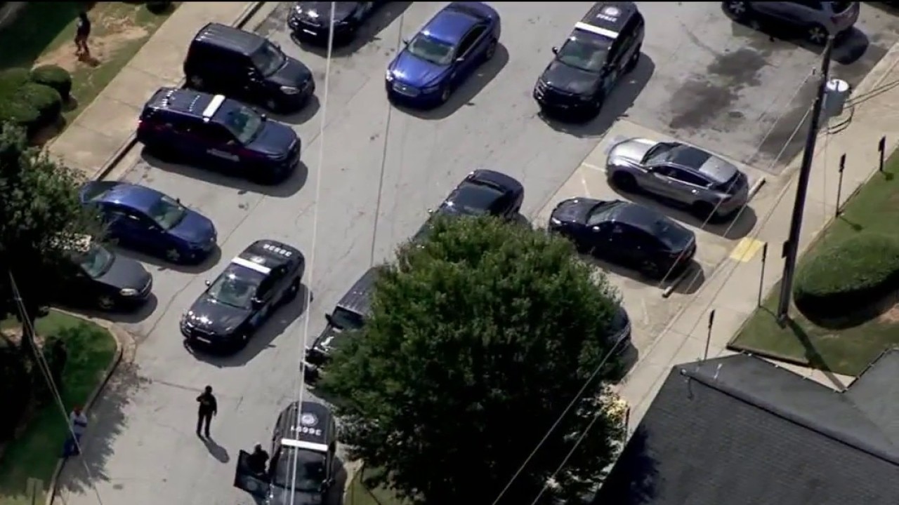 Atlanta police investigate Fairburn Road homicide