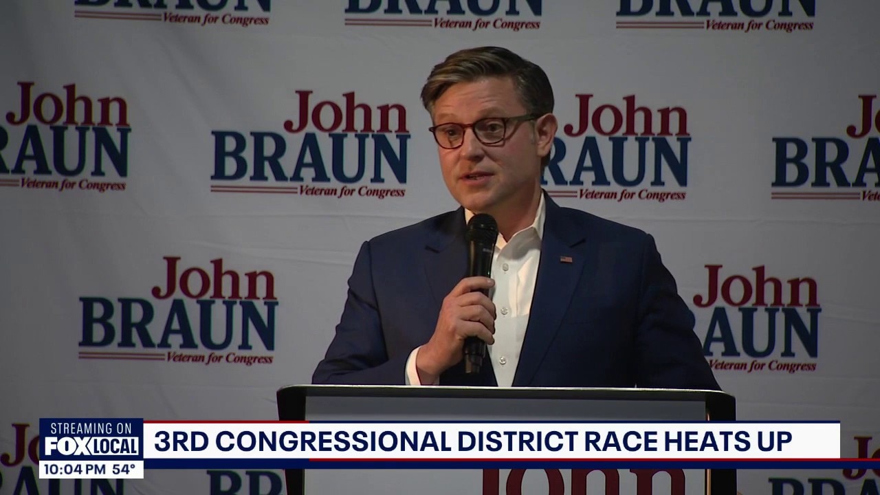 Mike Johnson rallies in Chehalis as Washington's 3rd Congressional District race heats up