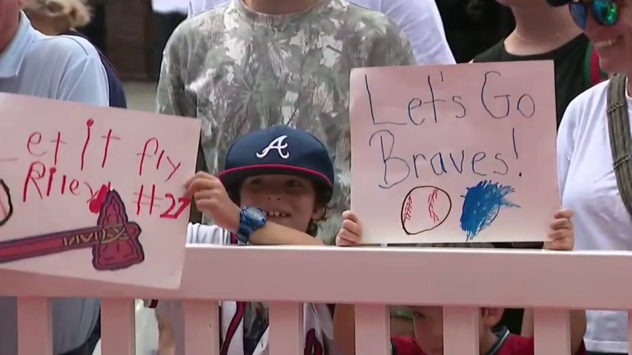 Loyal fans attend Braves sendoff