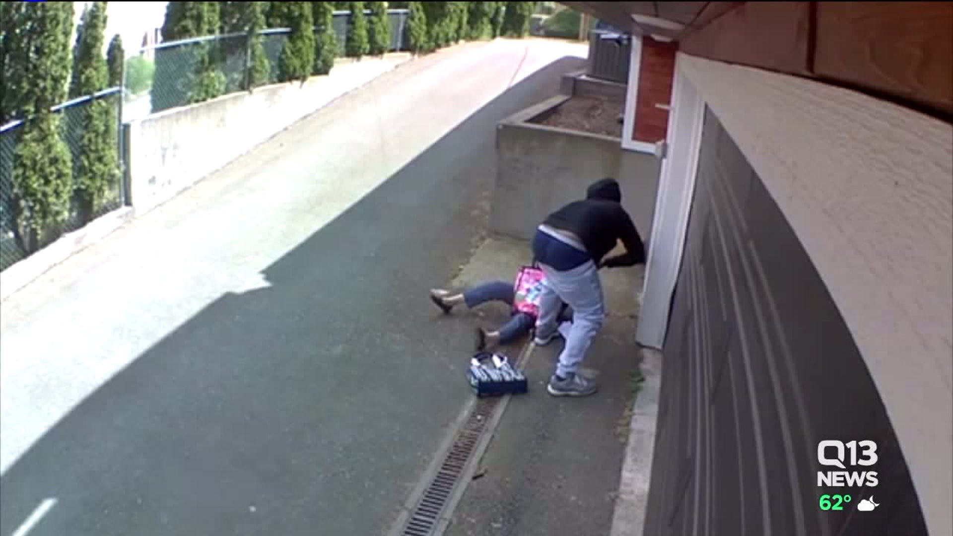 Self-defense tips to protect you against purse snatchers