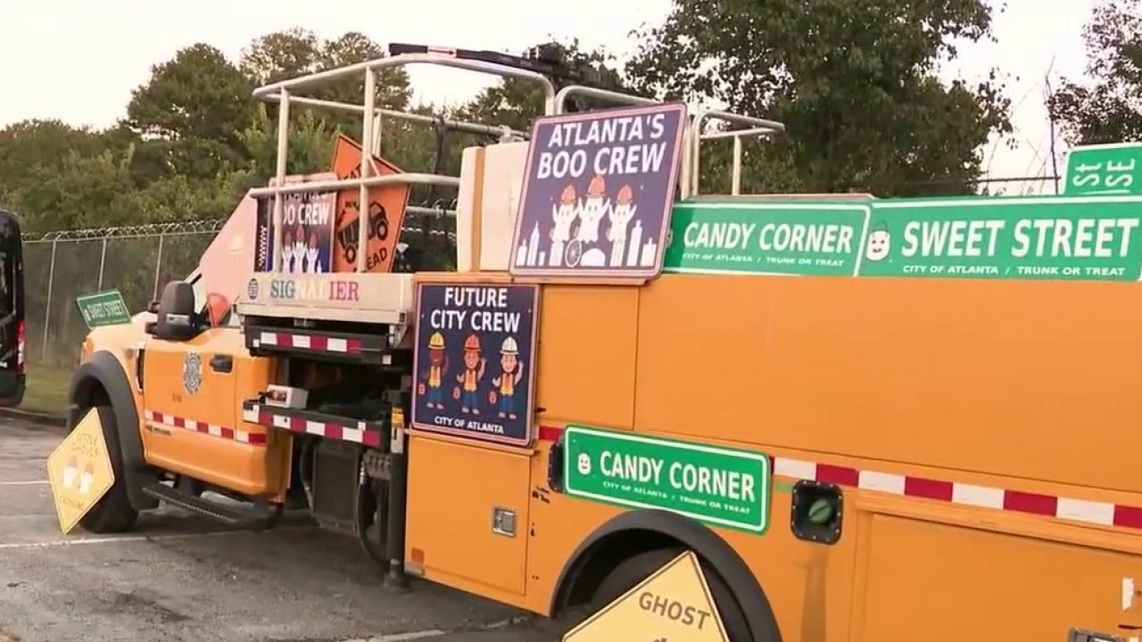 Atlanta trunk-or-treat event promotes Halloween safety