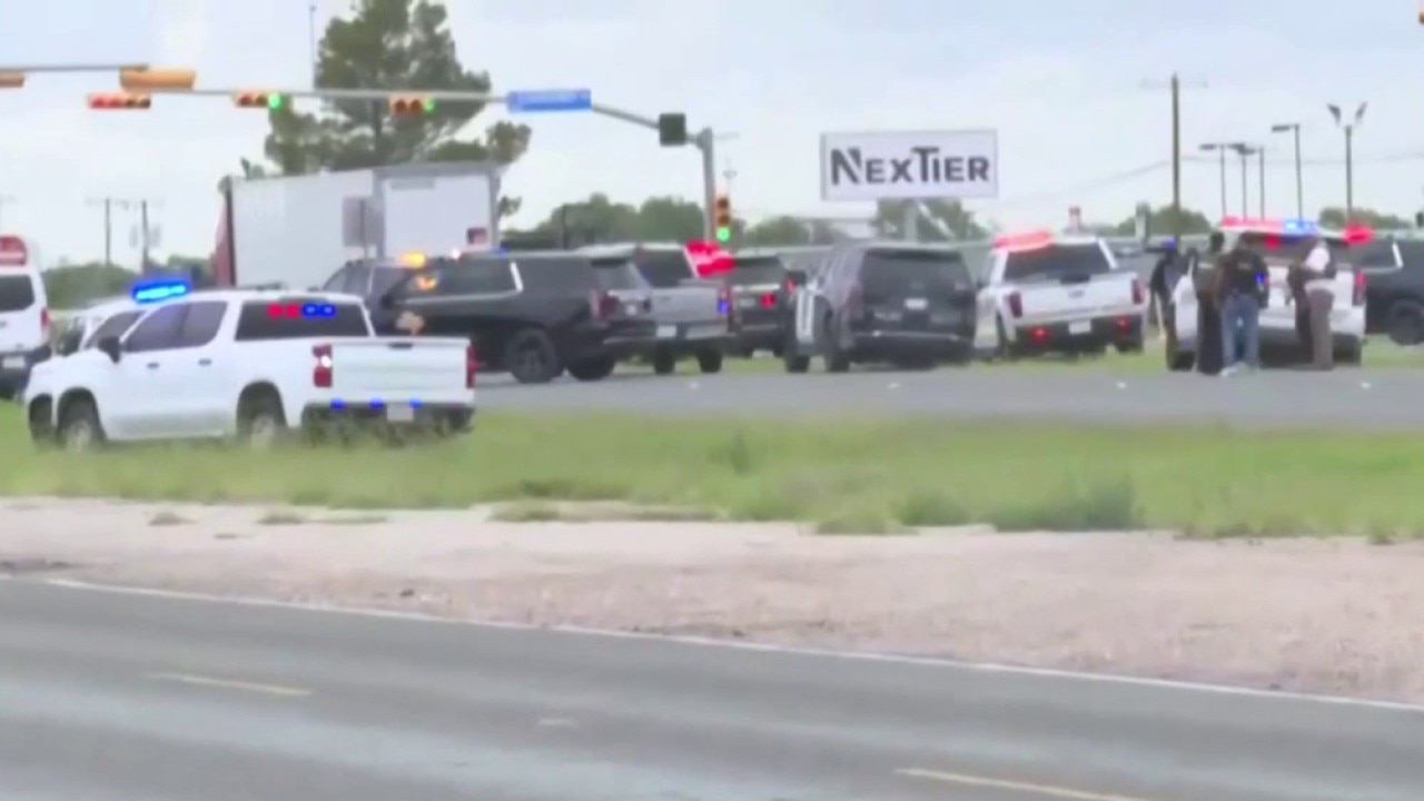 Shooter kills 1 and injures 10 in Texas