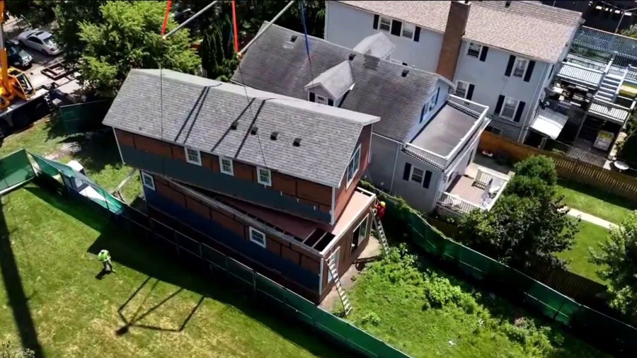 Chicago-area high school geometry students build a house from the ground up