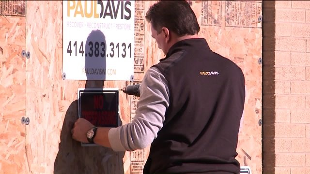 Police investigate property manager after Appleton Ave. fire is considered suspicious