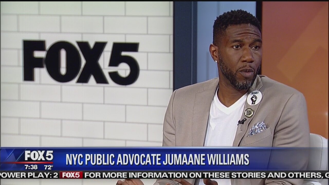 Williams supports hecklers at Democratic debate