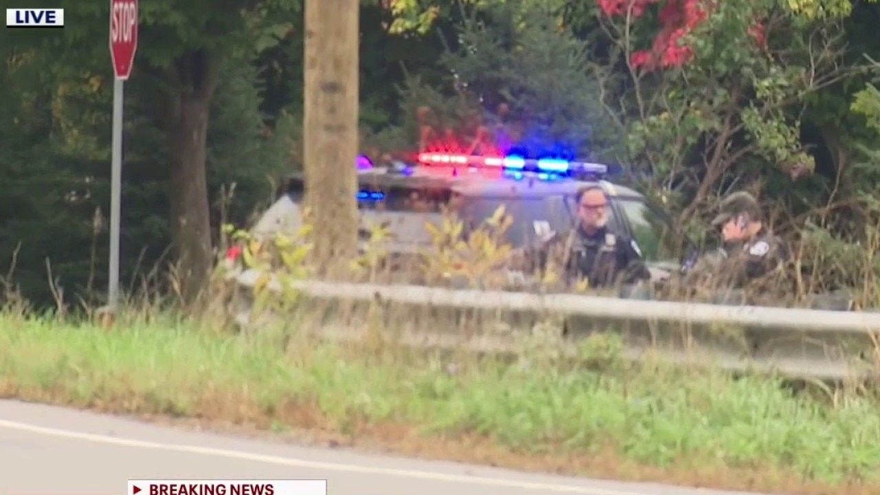 Police situation closes section of Pontiac Trail in West Bloomfield