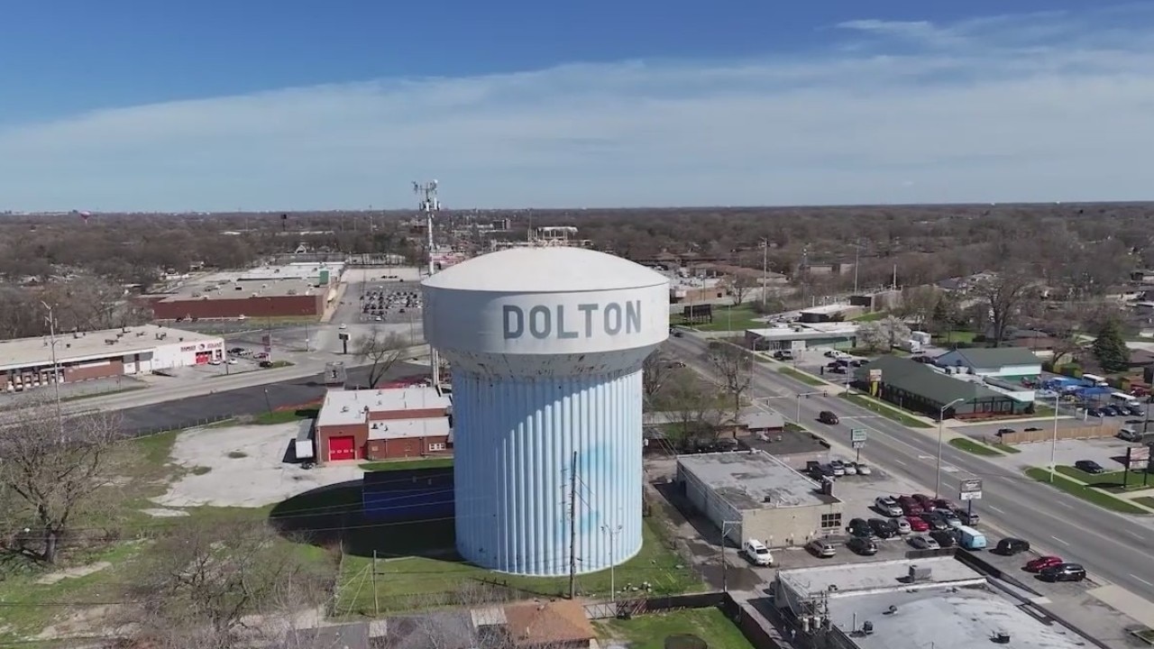 Dolton combatting teen takeovers with curfew of 9 p.m. for children | ChicagoLIVE