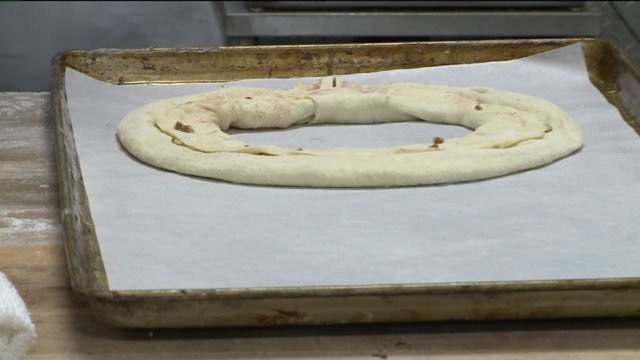 How is Kringle put together? Chip gets a behind the scenes look