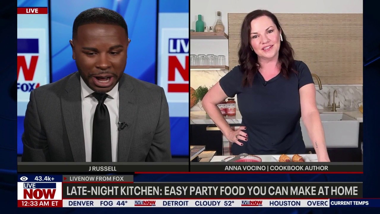 Cookbook author gives late-night kitchen demo