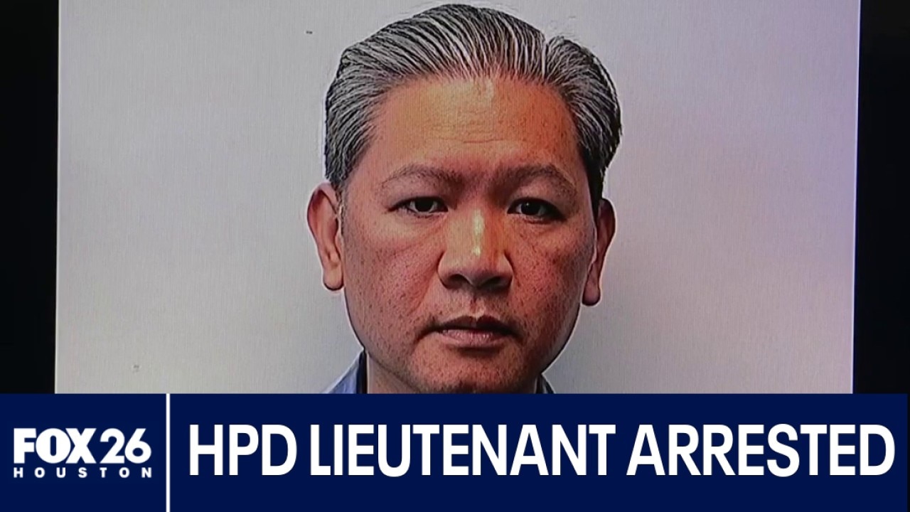 Houston Police Department Lieutenant arrested for soliciting minor