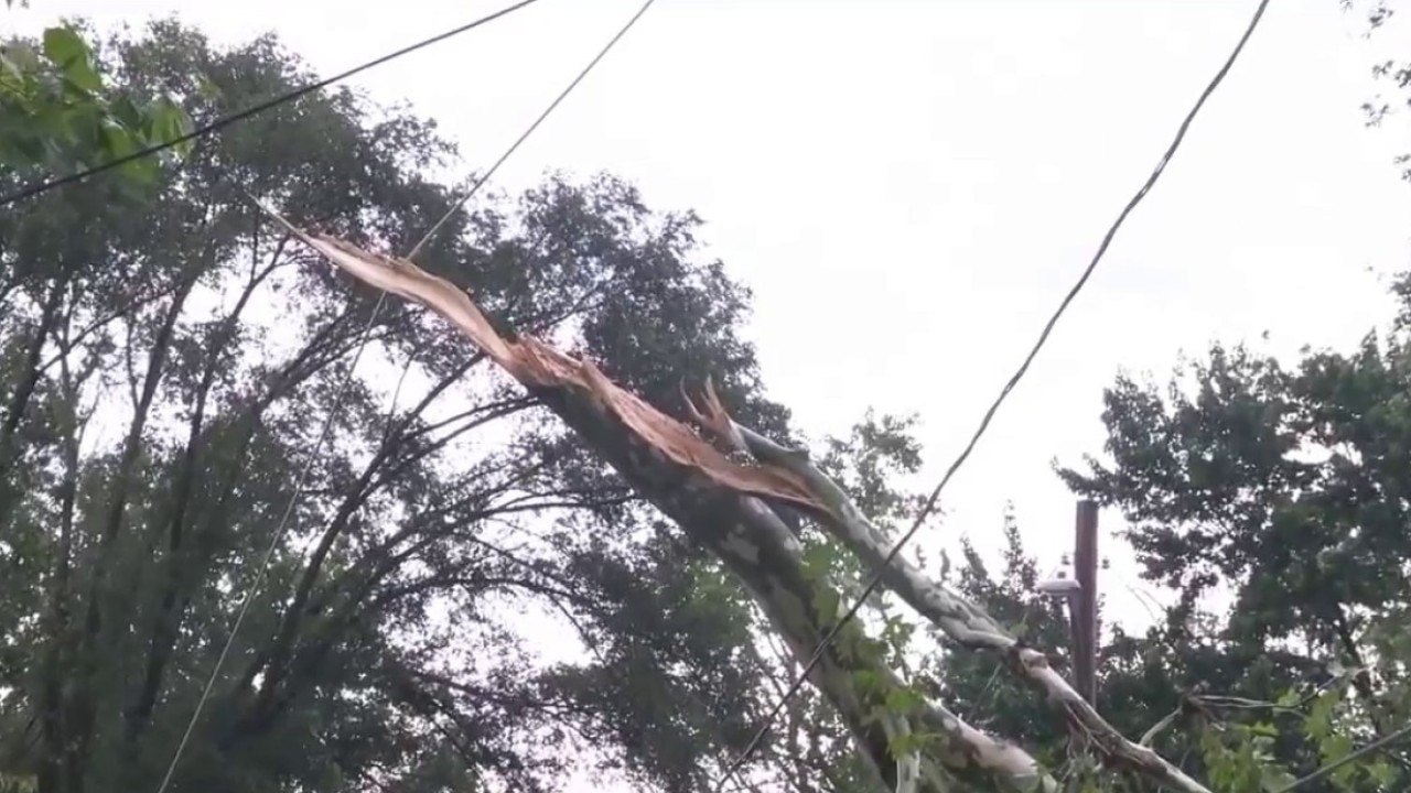 IBEW Local 9 provides an update on power outages after severe storms | ChicagoLIVE