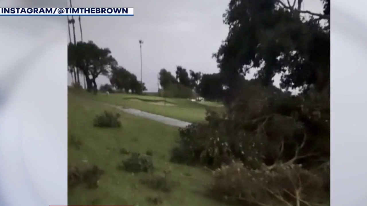 Powerful winds lash San Clemente golf course