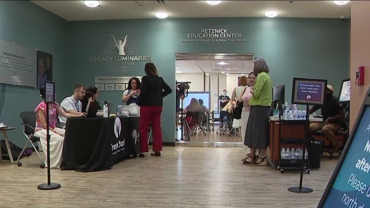 New semiconductor training program empowers Arizona women