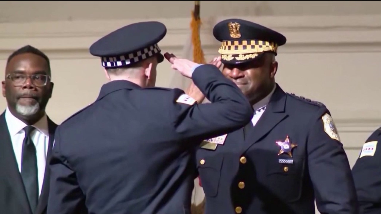 What happens next after Chicago's top cop retires?
