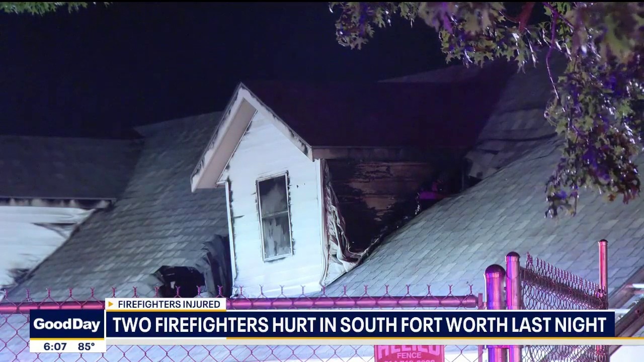 2 Fort Worth firefighters hurt after wind shifts