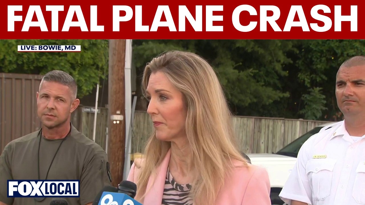 3 people killed in plane crash in Bowie