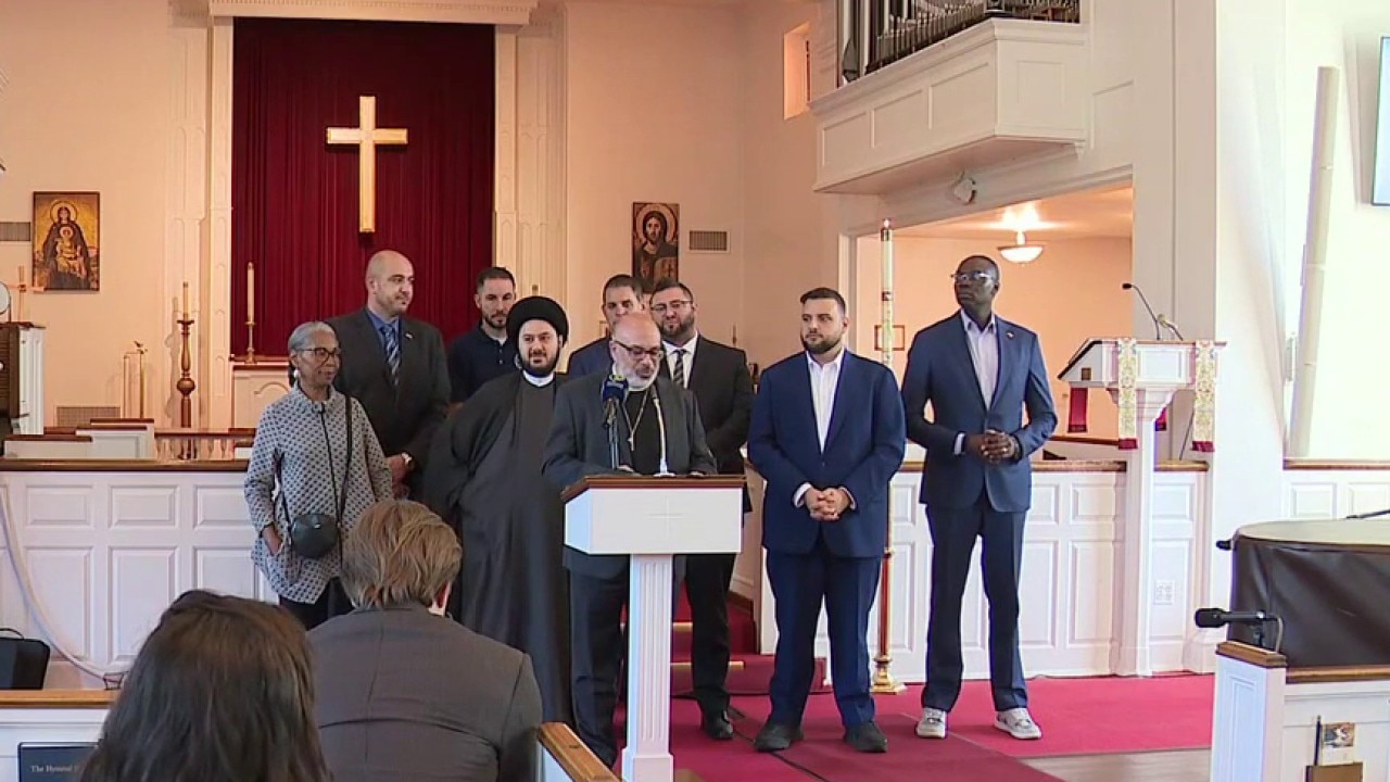 Leaders condemn threats targeting Muslim civil rights group