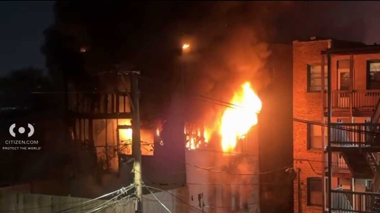 Several displaced in Chicago apartment building fire