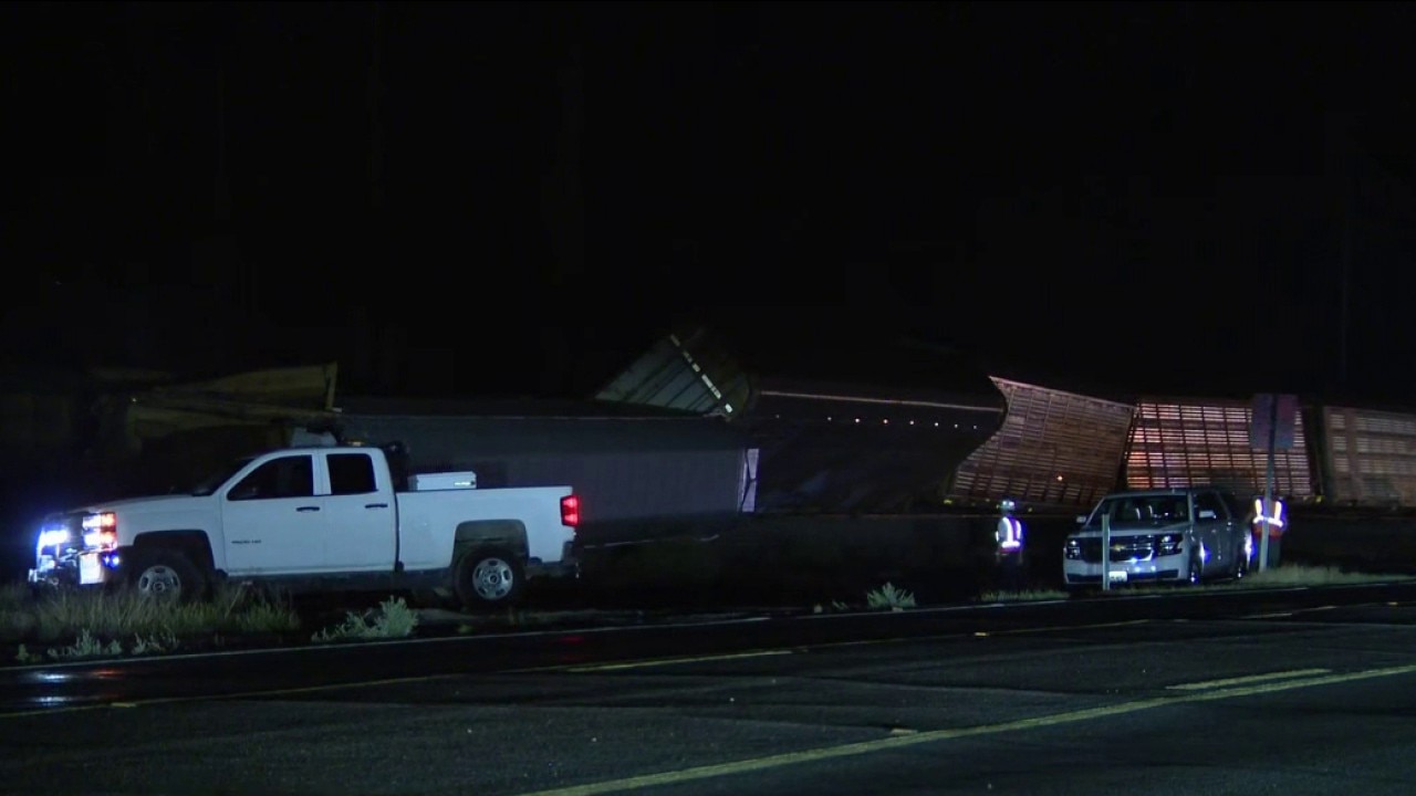 Train derails near Casa Grande