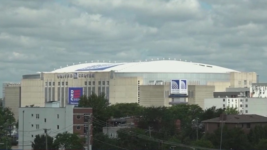 Security tightened on DNC day 3 for Clinton, Walz