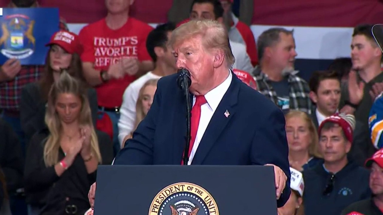 Trump praises former Dearborn Heights Mayor Bill Bazzi during speech