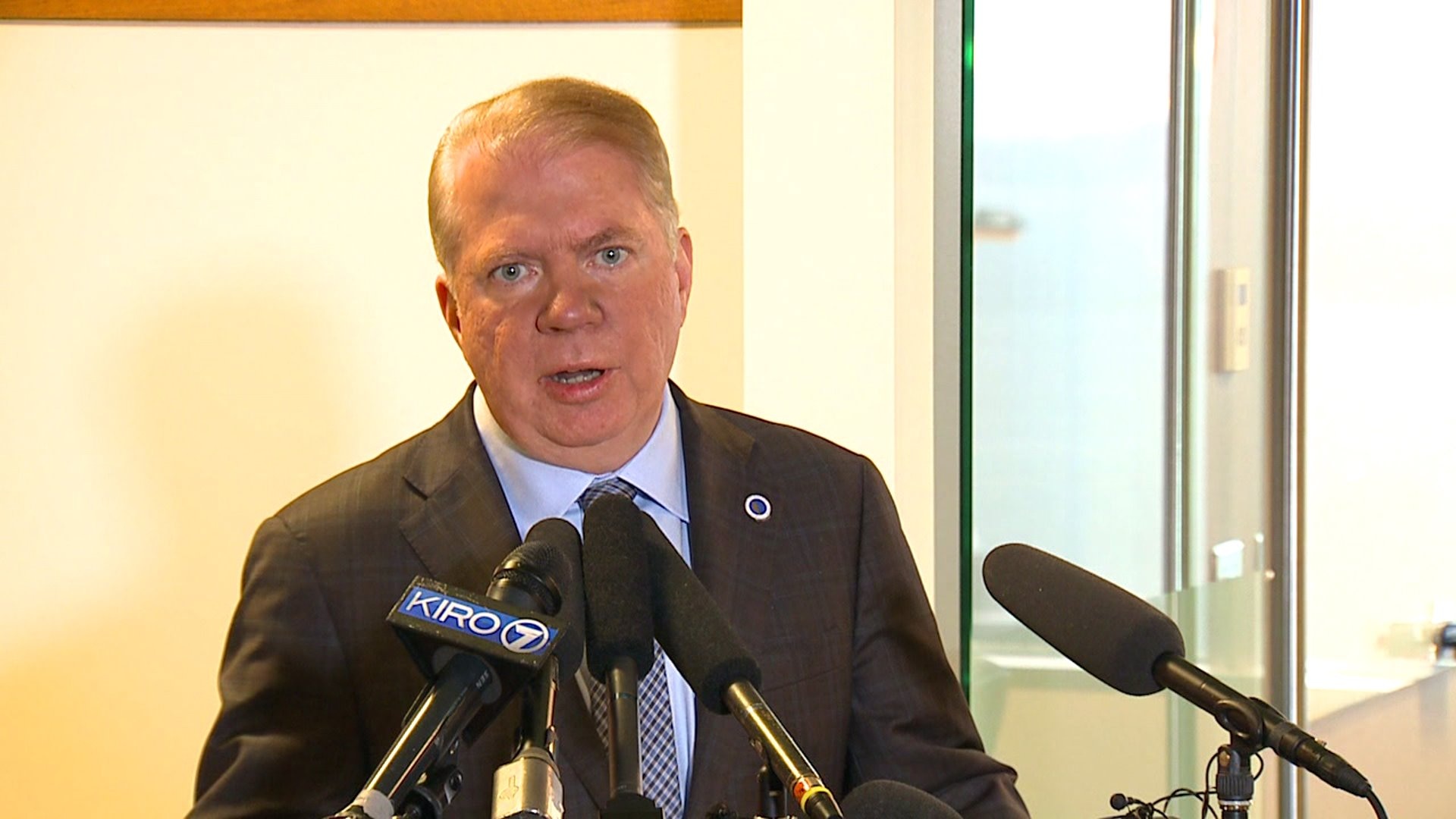 Calls for Murray resignation