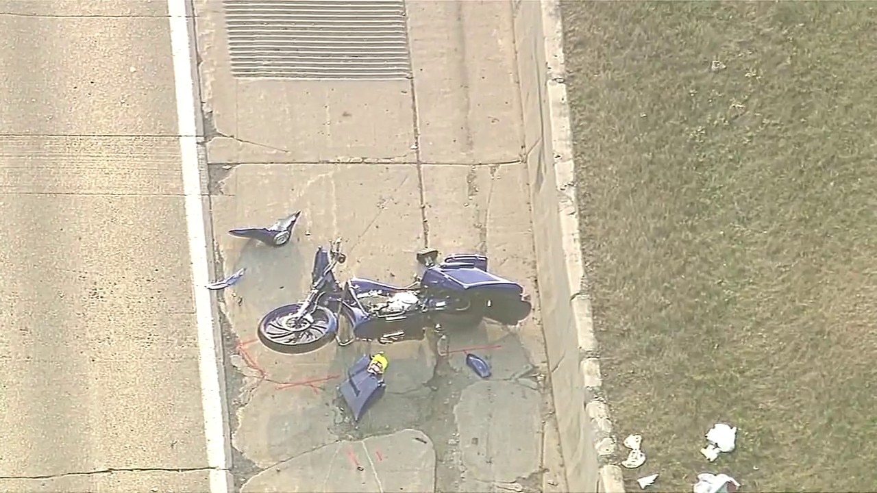 Motorcycle crash closes Lodge at Livernois