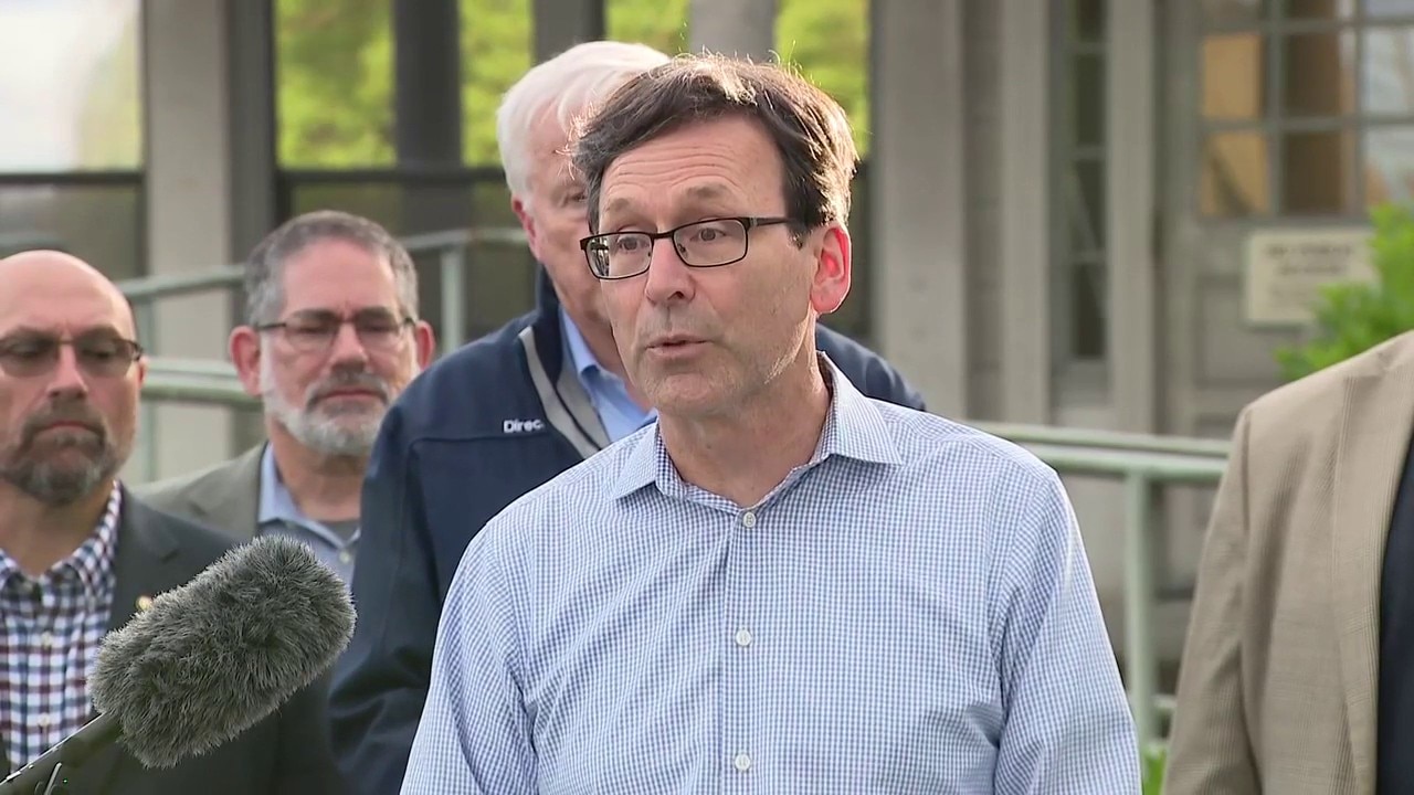 WA officials hold press conference on deadly Longview chemical implosion
