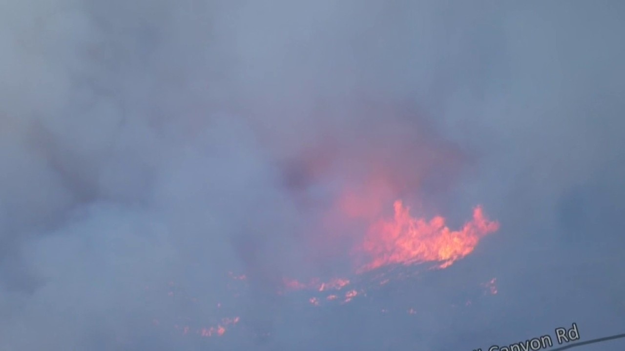 Bouquet Fire triggers evacuations near Santa Clarita