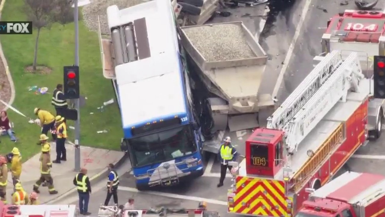 13 hurt, 1 critically in Santa Clarita bus crash