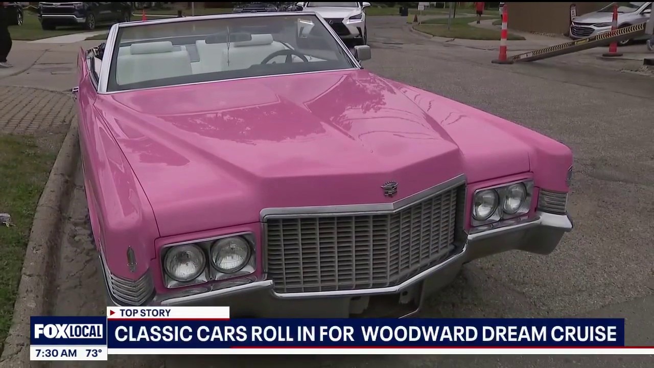 Class car lovers flock to Woodward for Saturday's Dream Cruise