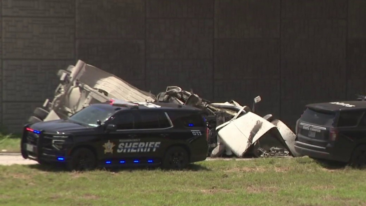 1 killed in WilCo deadly crash involving semi-truck