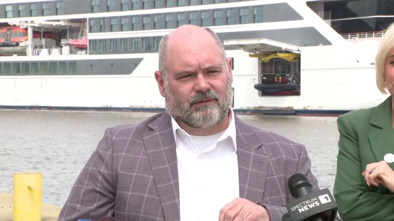 Port Milwaukee welcomes 1st cruise ship of 2026 season