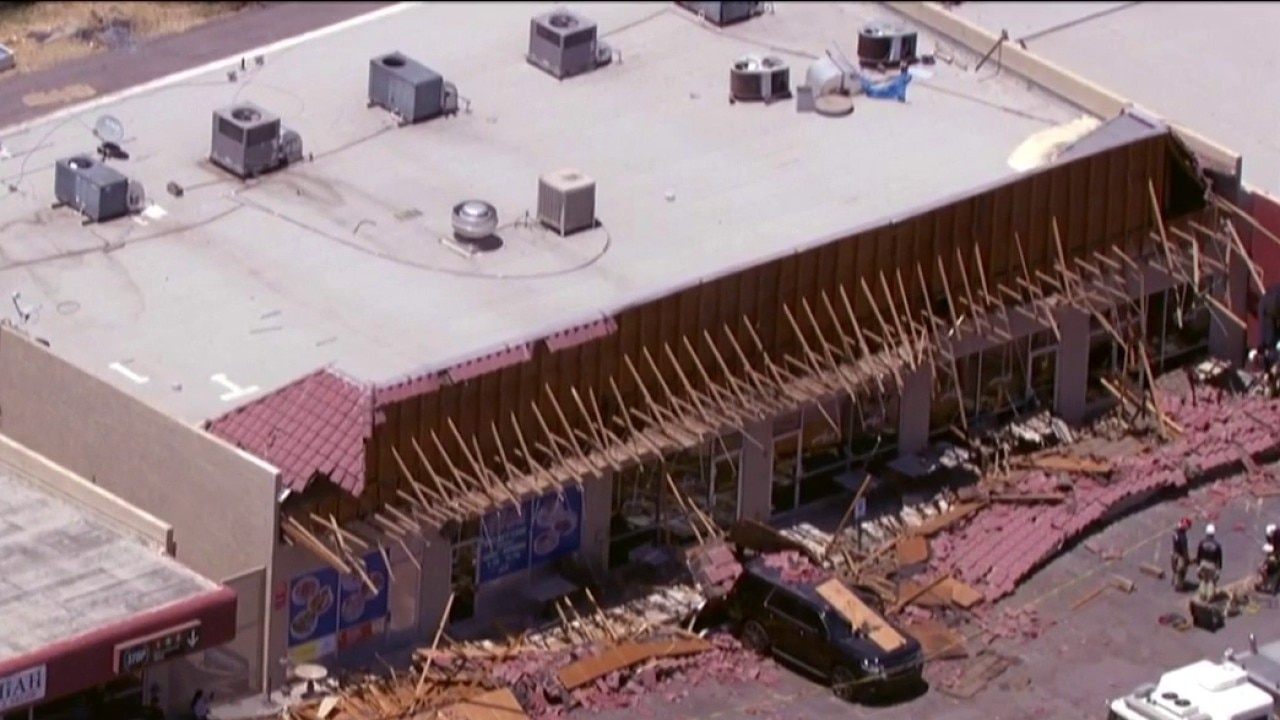 Roof partially collapses at north Phoenix strip mall