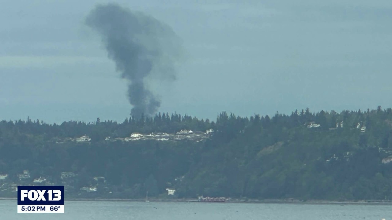 Multiple injured in small plane crash at Everett's Paine Field