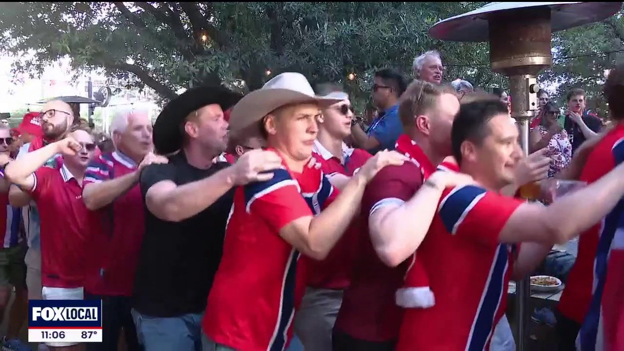Norwegian fans practice 'Viking row' at Downtown Dallas bar