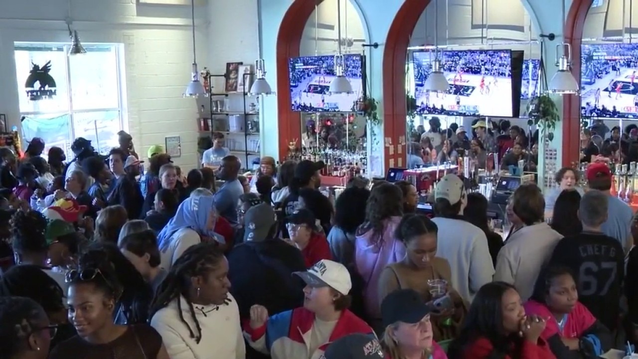 Dream drop WNBA Finals opener, fans support in Atlanta