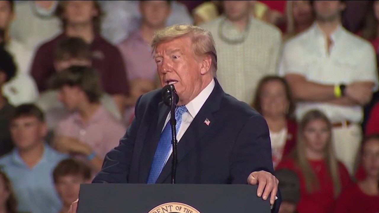 Trump campaigns in Texas as Senate race heats up