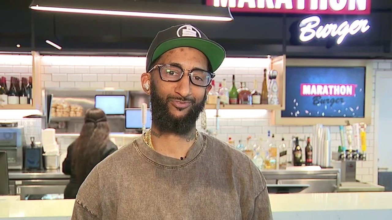 Marathon Burger opens at LAX