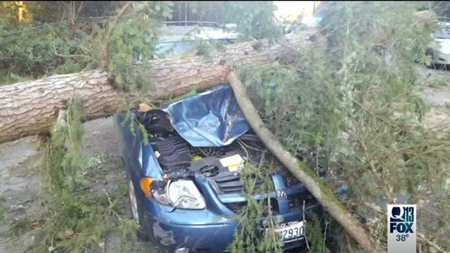 Winds knock out power to thousands on Kitsap Peninsula