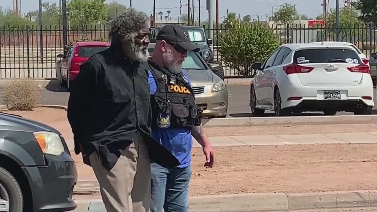 Suspect arrested after security officer was shot in shooting outside Downtown Phoenix courthouse