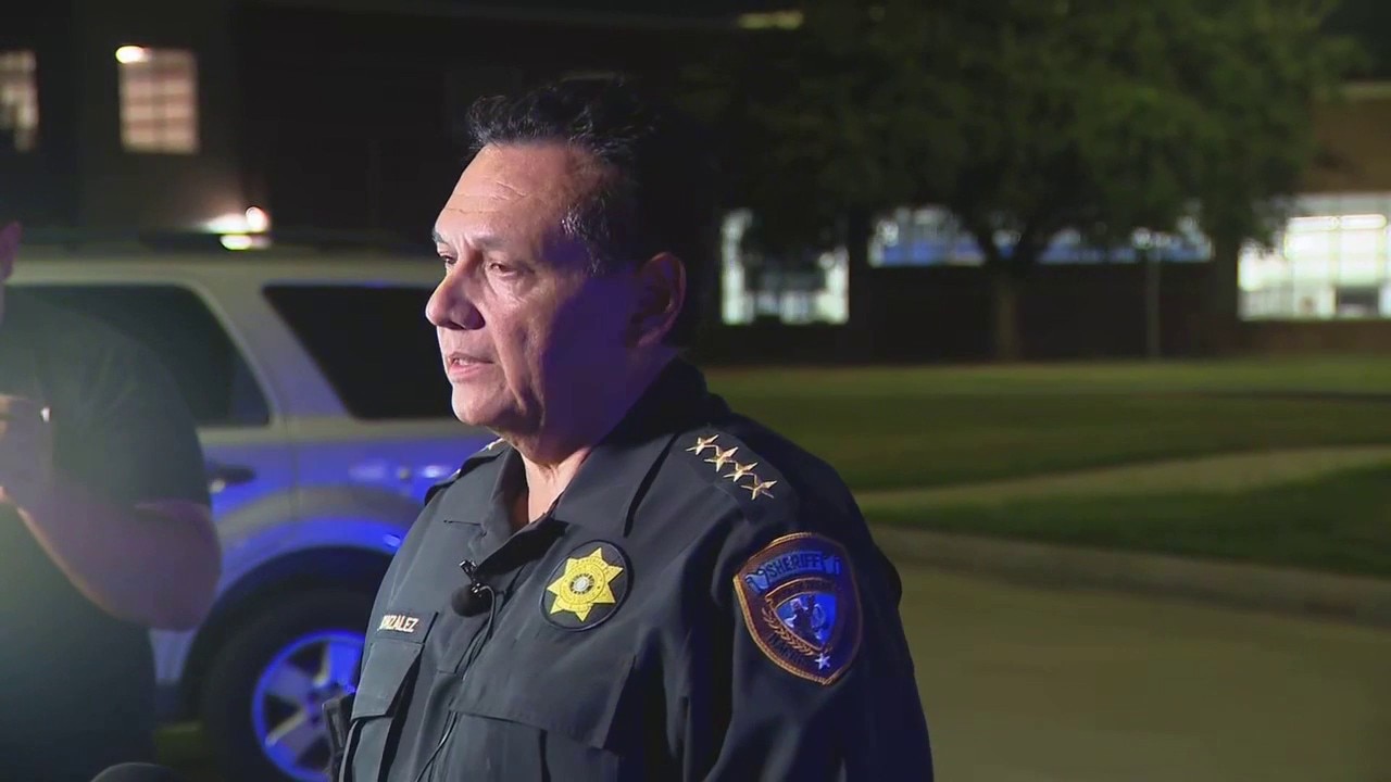 Full update: Manhunt underway after shooting of Harris County deputy