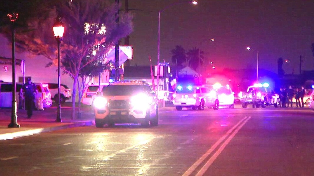 Several people shot at Glendale restaurant