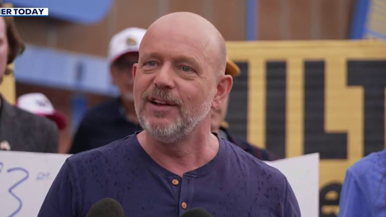 Steve Hilton announces plan to abolish California DMV