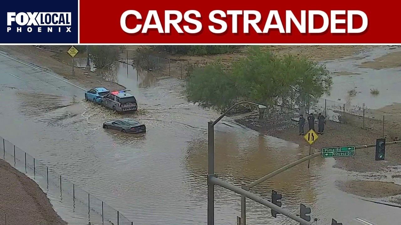 Heavy rain floods Scottsdale roads in matter of seconds