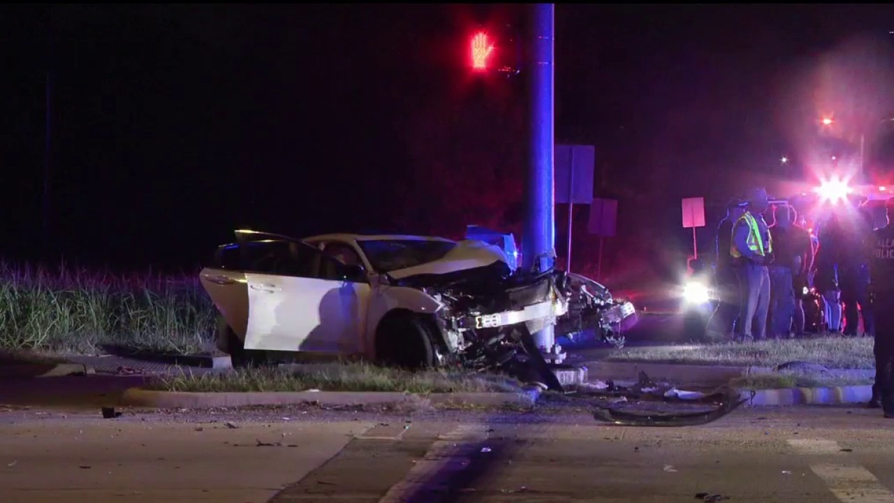 5 teens hurt after police chase ends in crash
